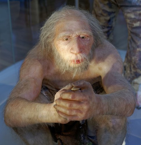 Sunscreen, Clothing and Caves May Have Given Modern Humans an Edge Over Neanderthals When Earth’s Magnetic Field Wandered