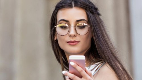 11 Unexpected Ways Your Smartphone Is Making You Poorer