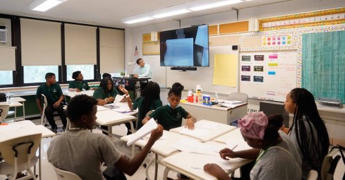 Consultant lays out limited funding options for Chicago’s school board ahead of consequential vote