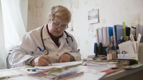 "Il ne faut pas nous menacer" : le remède Bayrou aux déserts médicaux n’emballe pas les syndicats de médecins