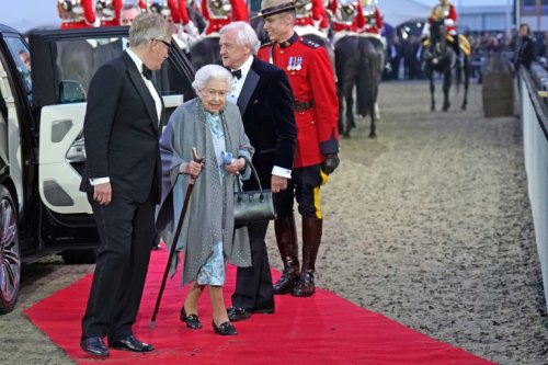 La reine Elizabeth II acclamée au premier événement majeur de son jubilé