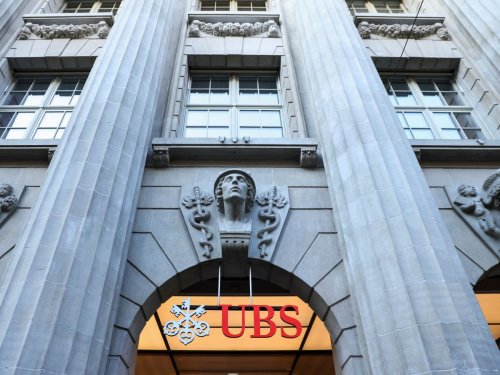 Environ 11.000 postes menacés après le rachat de Credit Suisse par UBS