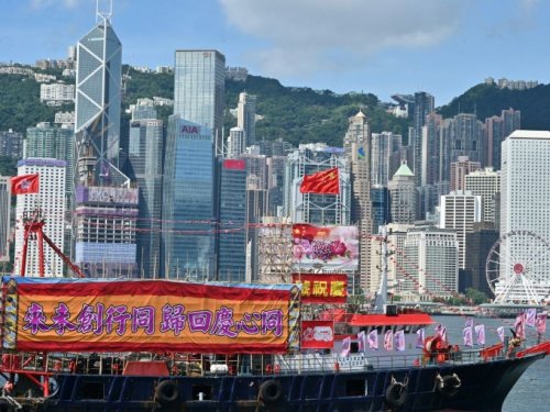Hong Kong 25 ans après la rétrocession : promesse tenue ou "trahison"?