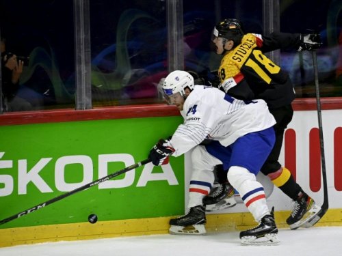 Hockey sur glace : les Bleus craquent face à l'Allemagne
