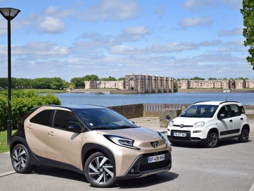 Toyota Aygo X et Fiat Panda : duel dans la ville