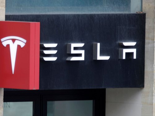 Tesla : Les suppressions d'emplois touchent ses principaux marchés mondiaux