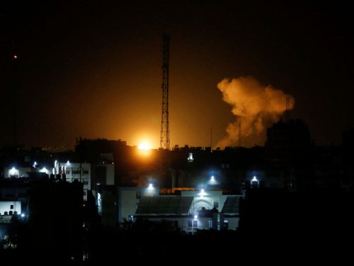 Frappes aériennes israéliennes à Gaza après des tirs de roquettes