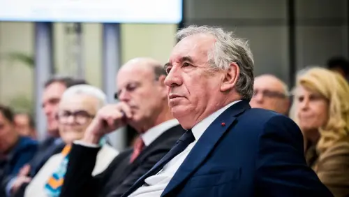 François Bayrou, Premier ministre le moins populaire de l’ère Macron