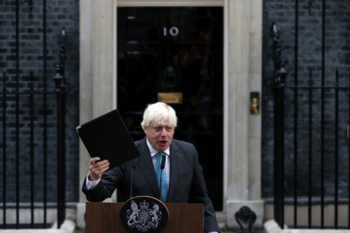 Rattrapé par le "partygate", Boris Johnson claque la porte du Parlement