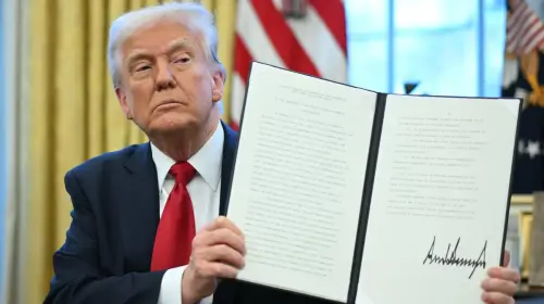Trump assène des droits de douane de 25 % au secteur automobile
