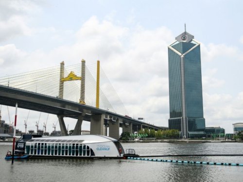 Le projet Ocean cleanup installe un "intercepteur" dans un fleuve thaïlandais