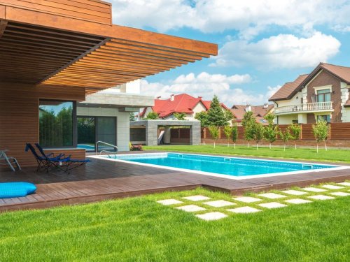 Comment choisir votre piscine en fonction de votre terrain?