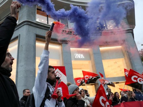 Espagne : Des employés de Zara manifestent pour demander des hausses de salaires