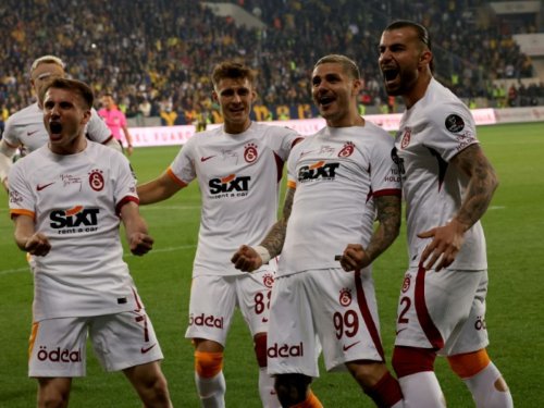 Foot : Galatasaray sacré champion de Turquie