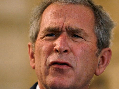 USA : George W. Bush qualifie l'invasion de l'Irak d'"injustifiée" avant de se reprendre