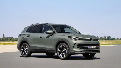 Volkswagen Tiguan 130 : que vaut le concurrent du Peugeot 3008 ?