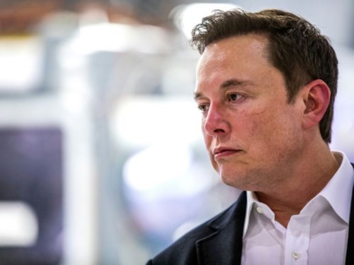 Elon Musk déclare la "guerre" à Apple