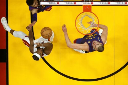 Finale NBA : les Nuggets refroidissent le Heat, Jokic et Murray dans l'histoire
