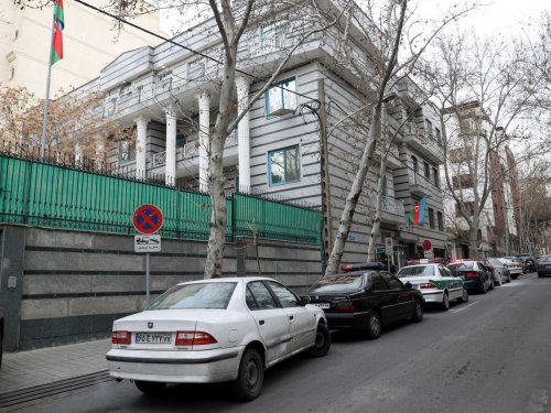 L'Azerbaïdjan va évacuer son ambassade à Téhéran après la fusillade de vendredi