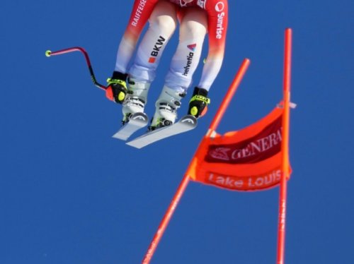 Ski alpin : Suter arrache le super-G et prive Goggia d'un triplé à Lake Louise