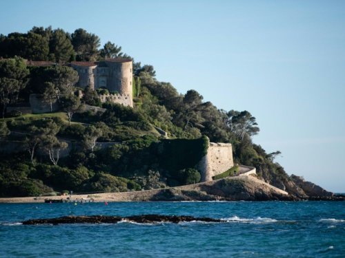 Emmanuel Macron est arrivé au Fort de Brégançon