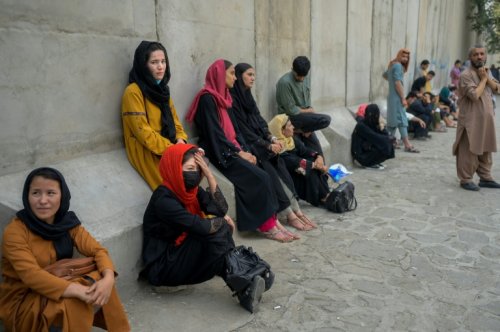 Afghanistan: les talibans "n'auront pas d'autre choix" que d'écouter les femmes