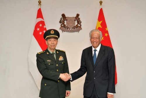 Parler avec la Chine est essentiel pour prévenir les conflits, selon Austin