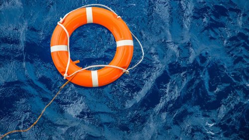 High schooler found dead after vanishing on group trip to Florida lake, cops say