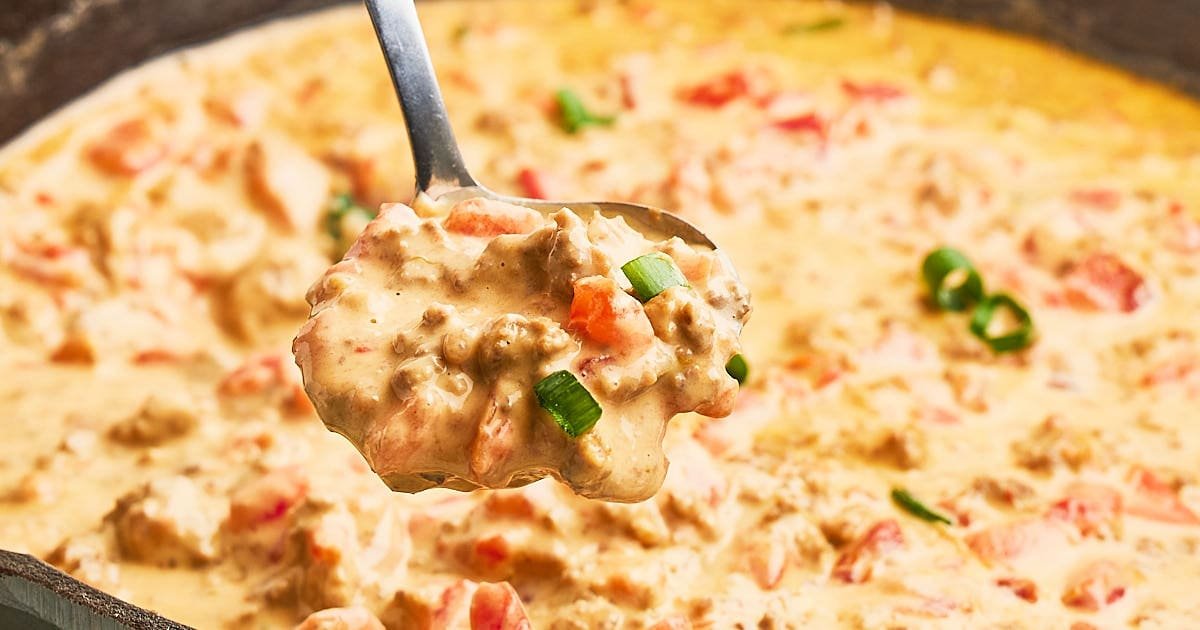 Creamy & Flavorful Rotel Dip Recipe - Perfect for Parties!
