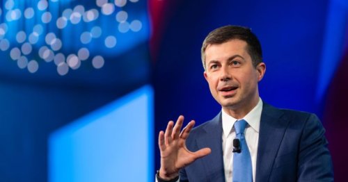 Buttigieg urges airlines to buy meals for delayed passengers
