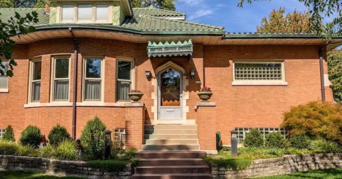 Late mob boss Sam Giancana's Oak Park bungalow on the market | Flipboard