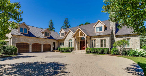 Ex-Bears QB Justin Fields sells Lake Forest home