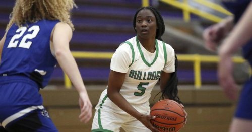 Andreya’nna Hicks left Waukegan for Round Lake but quickly went back. The Bulldogs aren’t looking back this season.