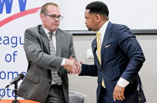 Gov. JB Pritzker’s Illinois Democratic Party targets Richard Irvin as he seeks third term as Aurora mayor