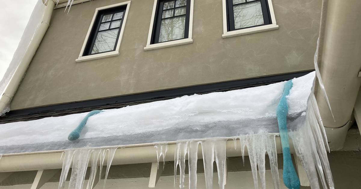 How I fought this February’s ice dams and won, with pantyhose