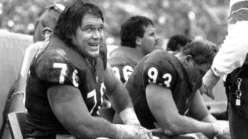 Steve McMichael, the colorful Hall of Famer and a leader on the 1985 Chicago Bears, dies at 67