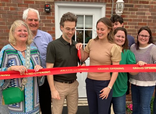 Door-to-door physical therapist celebrates opening first clinic in La Grange