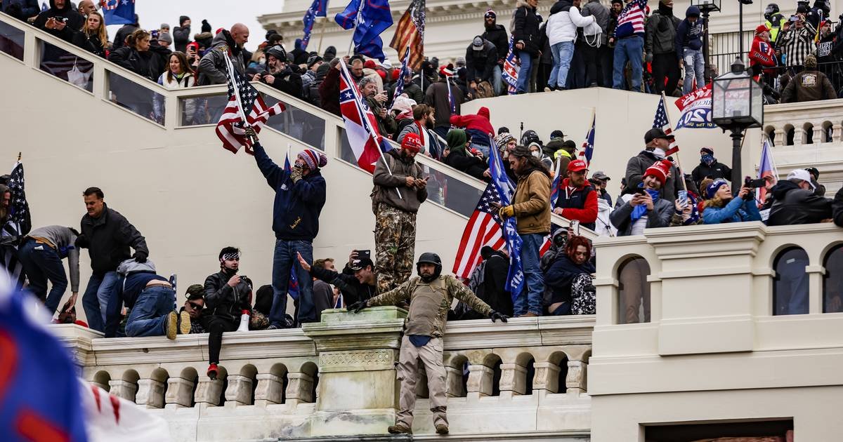 No, there’s no evidence antifa caused the attack on the Capitol. Sarah Palin, Rep. Mo Brooks and the Texas attorney general are wrong.