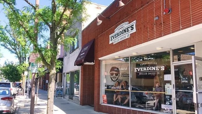 Nike, Everdine’s Grilled Cheese close this week in downtown Naperville
