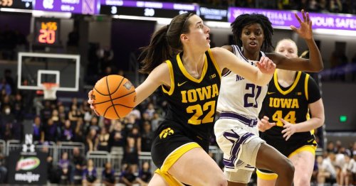 Caitlin Clark wows the sellout crowd in Iowa’s rout of Northwestern on a historic night in Evanston