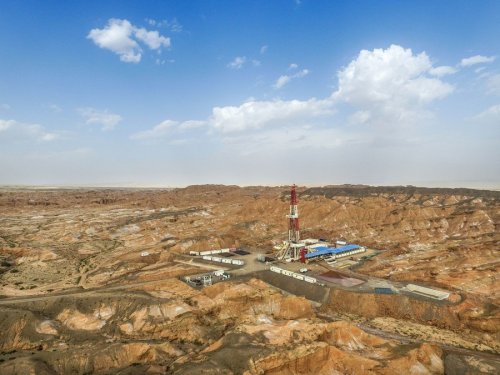 Tarim oilfield produces over 30-mln-tonne oil, gas equivalent