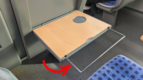Seltsamer Metallbügel in der Bahn: Warum Sie seine Funktion unbedingt kennen sollten