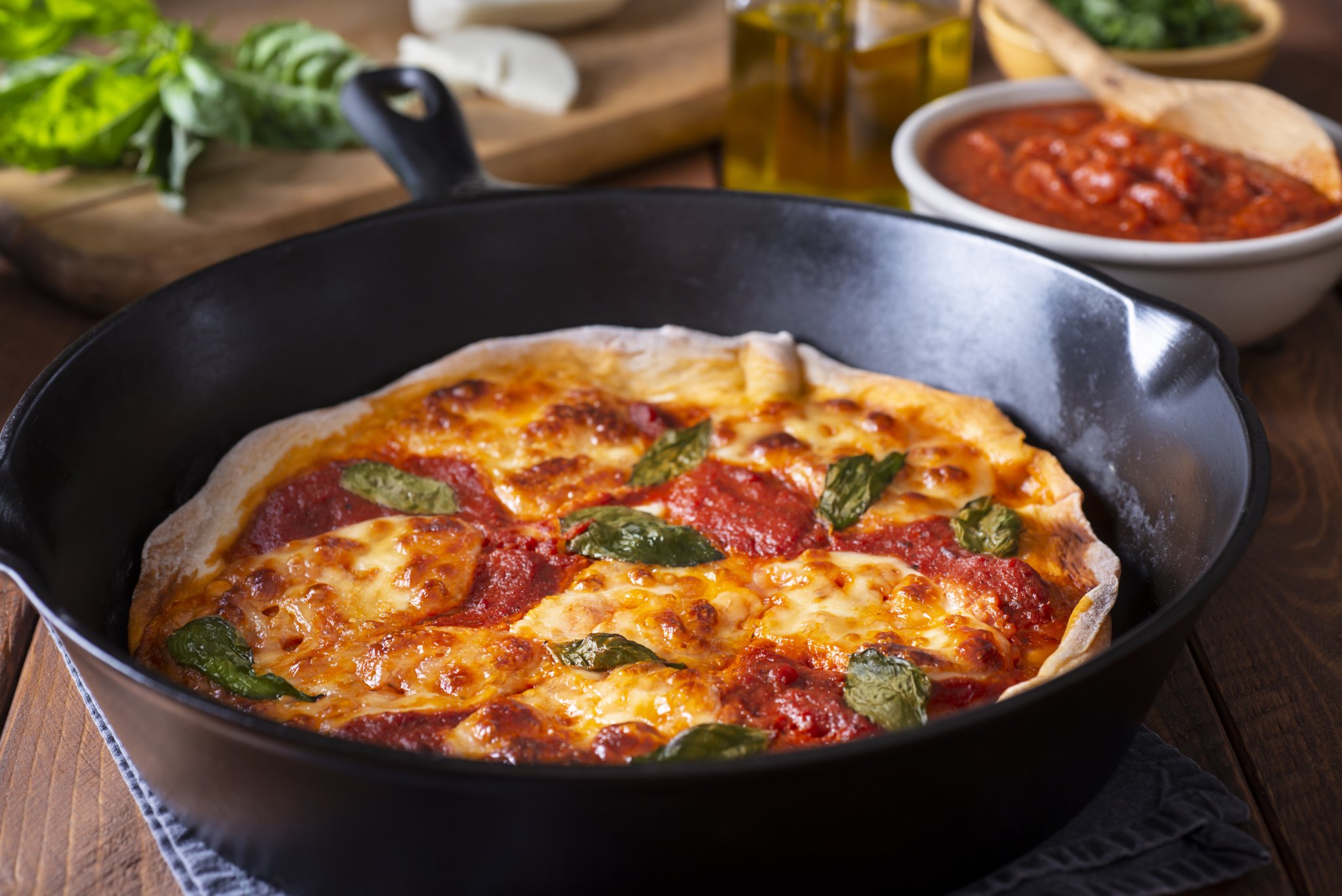 Nicht Mikrowelle oder Ofen: So wärmen Sie Pizza am besten auf