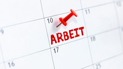 Pfingstmontag in Gefahr: Warum Bürger bald einen Feiertag verlieren könnten