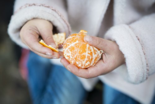 Kaum einer kennt die Methode: So schälen Sie eine Orange in unter 30 Sekunden