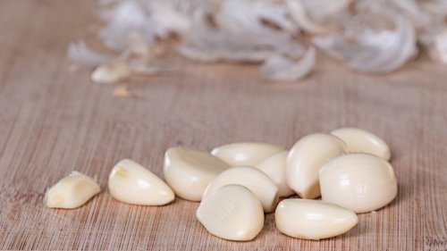 Frisch oder getrocknet: Dieser Knoblauch ist besser für unsere Gesundheit