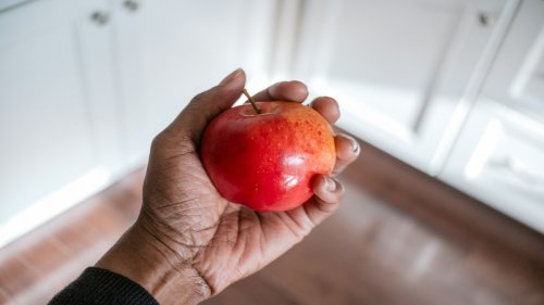Sollten Sie jeden Tag tun: Was tägliches Apfelessen mit unserem Körper macht