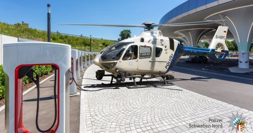 Helikopter lädt an Supercharger: Schwäbische Polizei warnt vor gängigem Problem