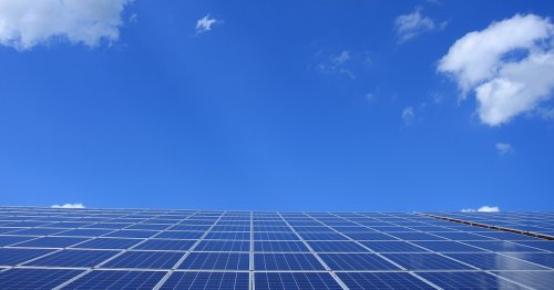 Ingenieure erfinden strahlende Solarmodule: Sie produzieren Strom - nachts!