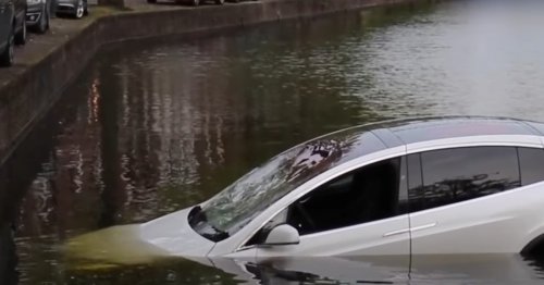 E-Autos bei völliger Überflutung: Tesla zeigt geniale Funktion